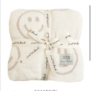 Local Beach Smiley Throw